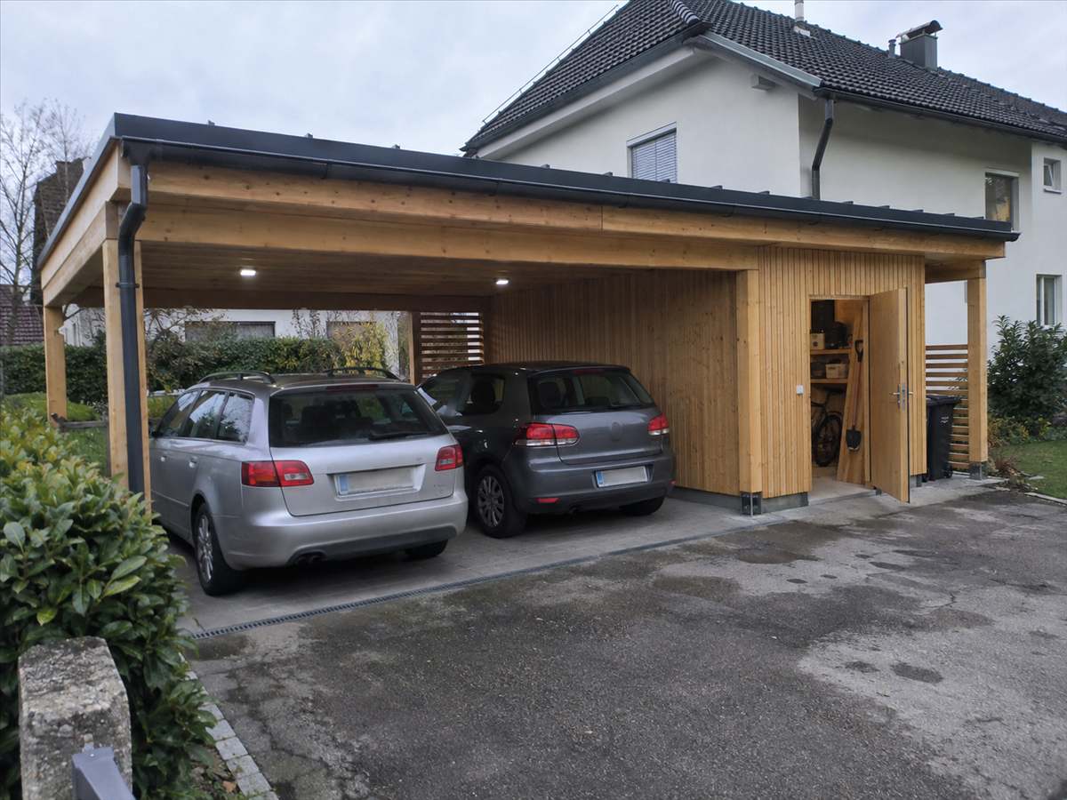 Lesen nadstrešek za dve vozili z zaprto shrambo